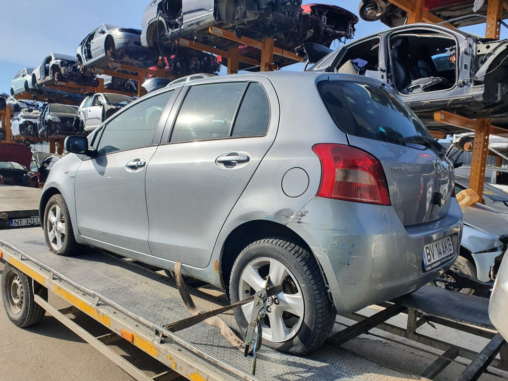 Oglinda dreapta completa Toyota Yaris 20