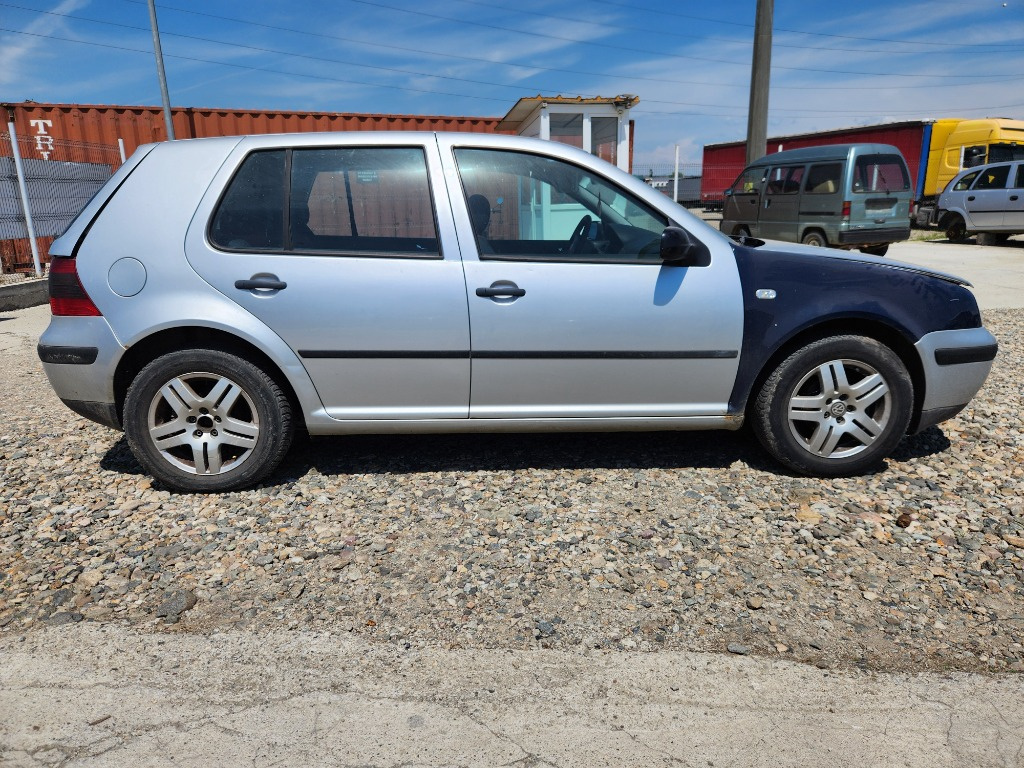 Oglinda dreapta completa Volkswagen Golf