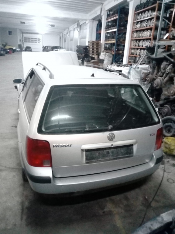 Oglinda dreapta completa Volkswagen Pass