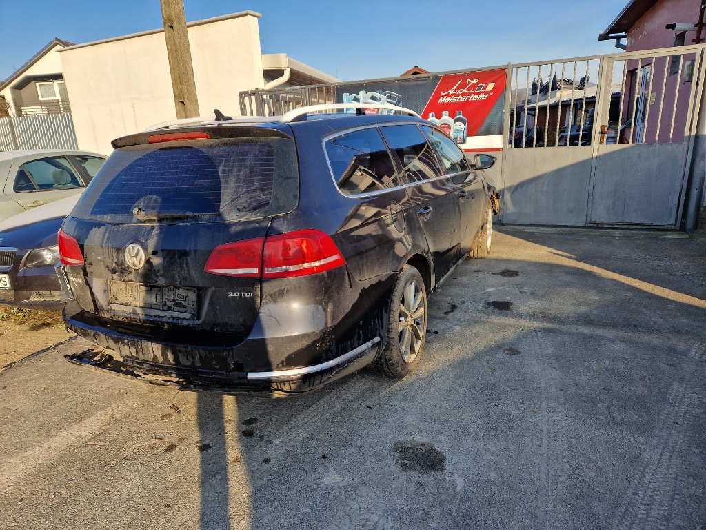 Oglinda dreapta completa Volkswagen Pass