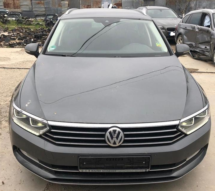 Oglinda dreapta completa Volkswagen Passat B8 2017 Break 2.0 TDi