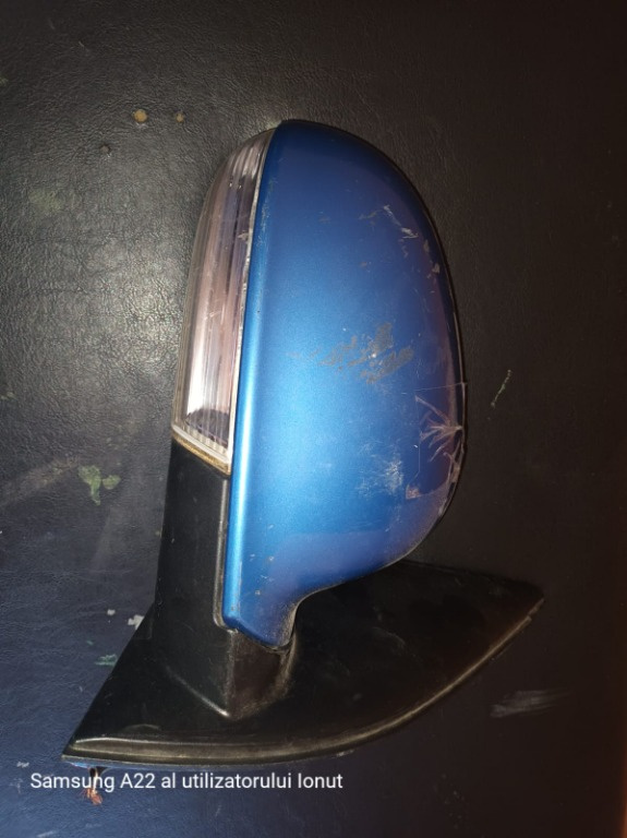 OGLINDA DREAPTA CU DEFECT VOLKSWAGEN GOLF 5