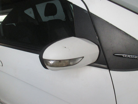 Oglinda dreapta fata alba cu semnalizare fisurata Mercedes A-Class W169 2005 2006 2007 2008 2009 2010 2011