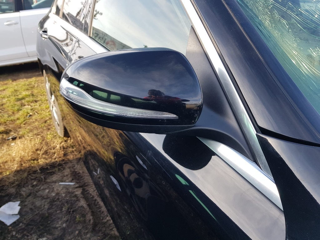 Oglinda dreapta rabatabila electric cu lumina ambientala Mercedes Benz C220 W205 2015 cod: A2058100400