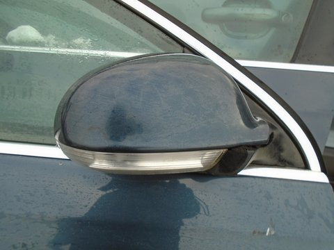 Oglinda dreapta Volkswagen Jetta din 2005