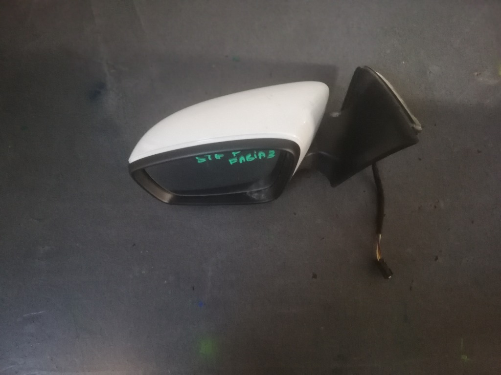 Oglinda electrica stanga Skoda Fabia 3 an 2015 2016 2017 2018 2019