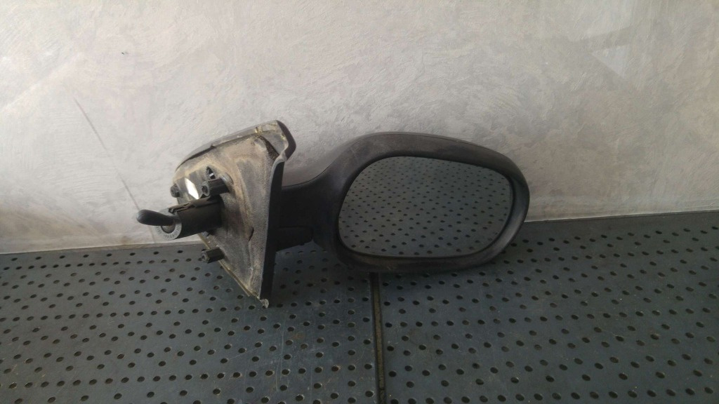 Oglinda manuala dreapta renault clio 2 bb cb 12343