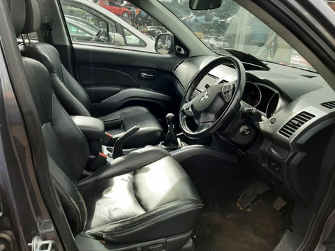 Oglinda retrovizoare interior Mitsubishi Outlander 2008 SUV 2.2 DIESEL