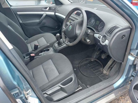 Oglinda retrovizoare interior Skoda Octavia 2 2008 BREAK 1.9 BXE