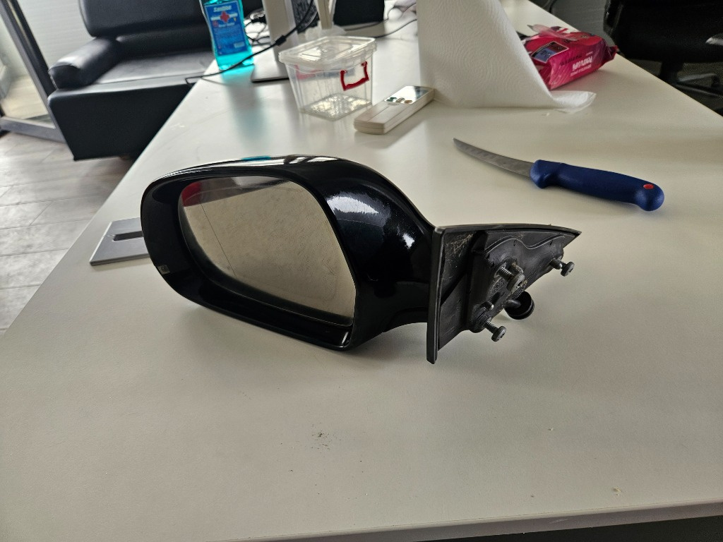 Oglinda stanga Audi A5 din 2009 2010 2011 ( model 6 pini )
