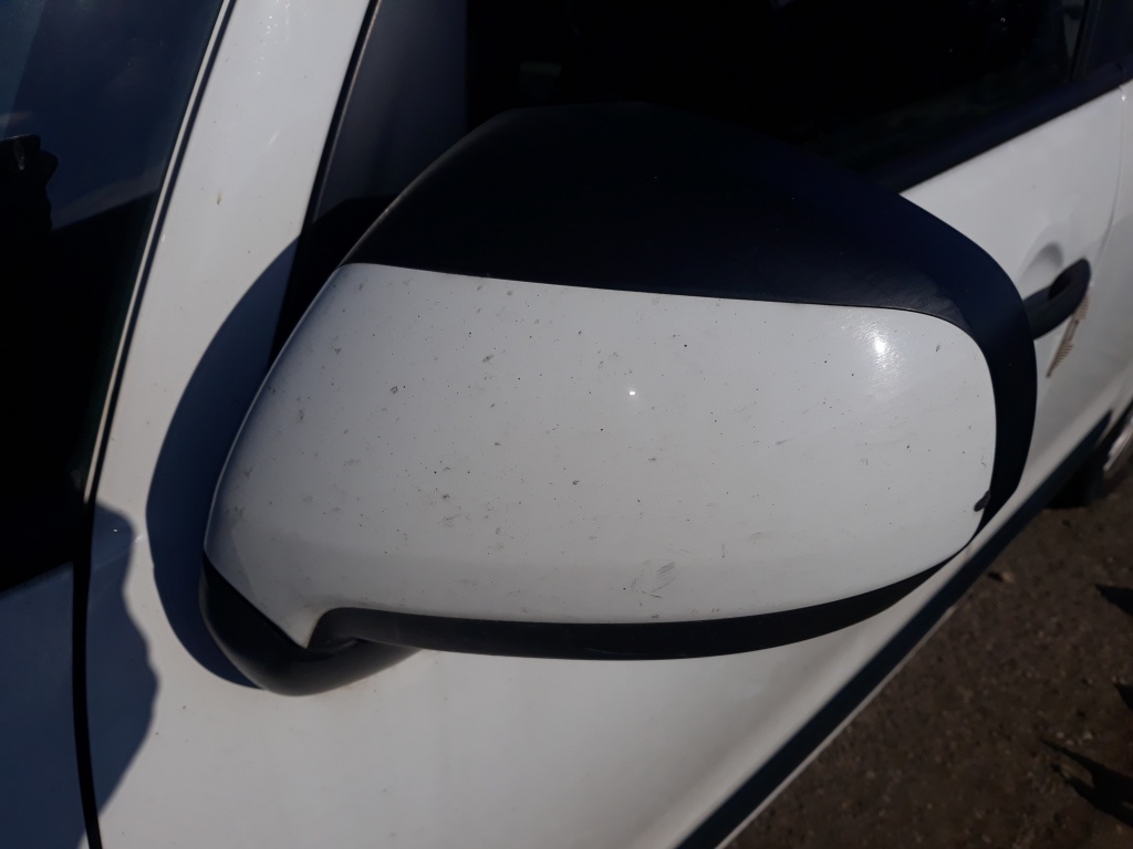 Oglinda stanga Citroen C3 Picasso 1.6 hdi An 2010
