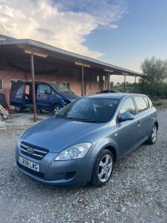 Oglinda stanga completa Kia Ceed 2008 Ha