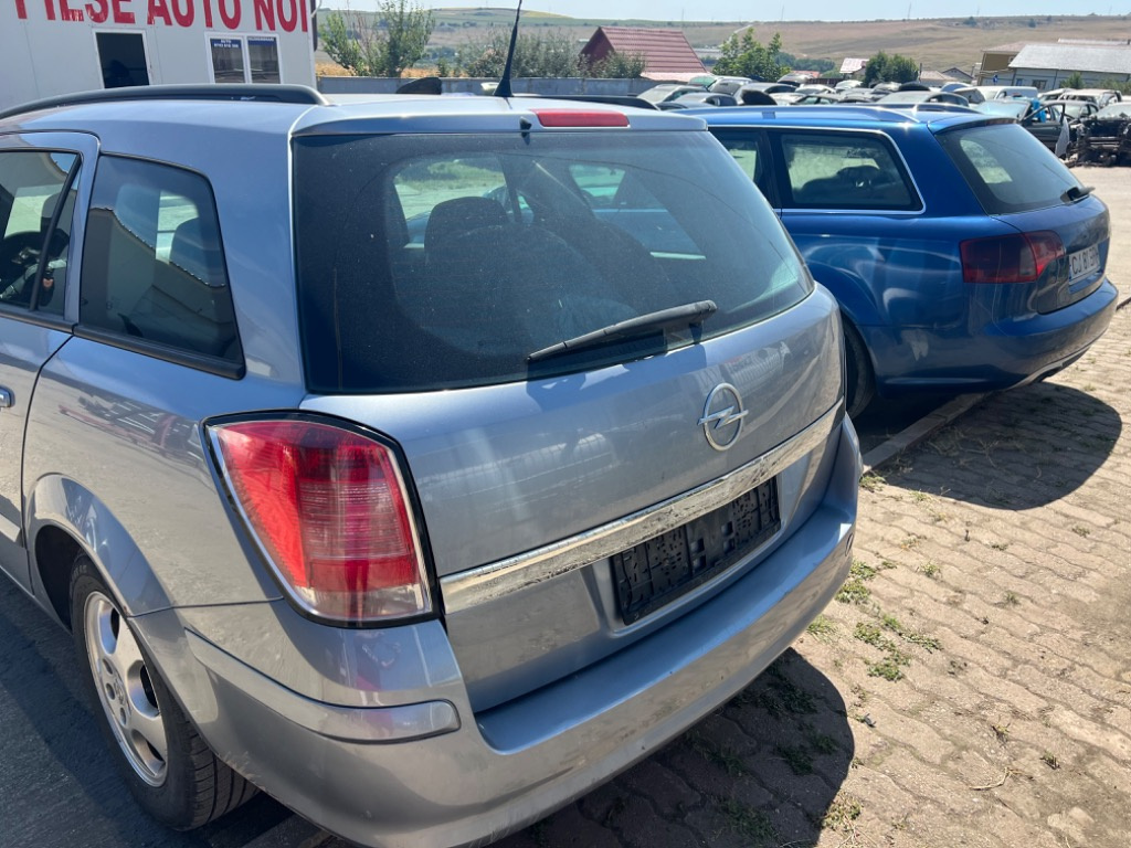 Oglinda stanga completa Opel Astra H 200