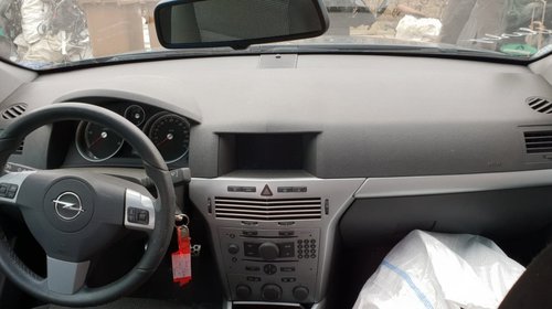 Oglinda stanga completa Opel Astra H 200