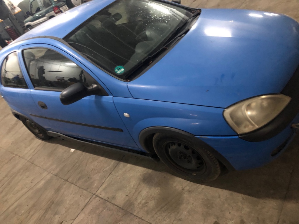 Oglinda stanga completa Opel Corsa C 200