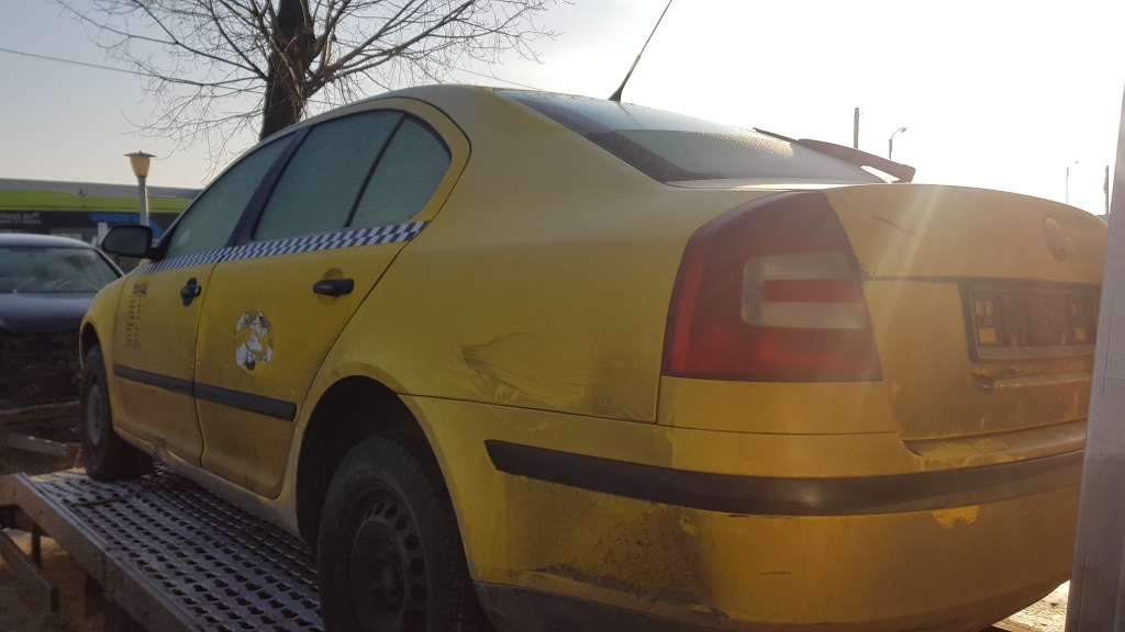 Oglinda stanga completa Skoda Octavia 2 