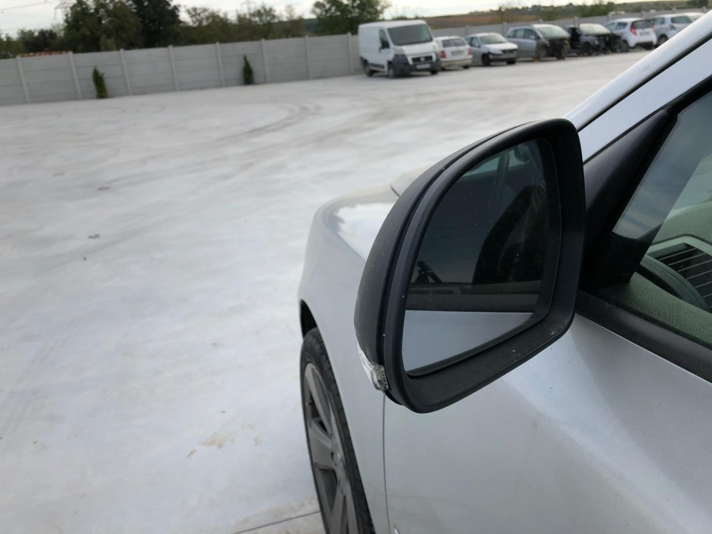 Oglinda stanga completa UK Skoda Octavia 2012 berlina 1.6 diesel