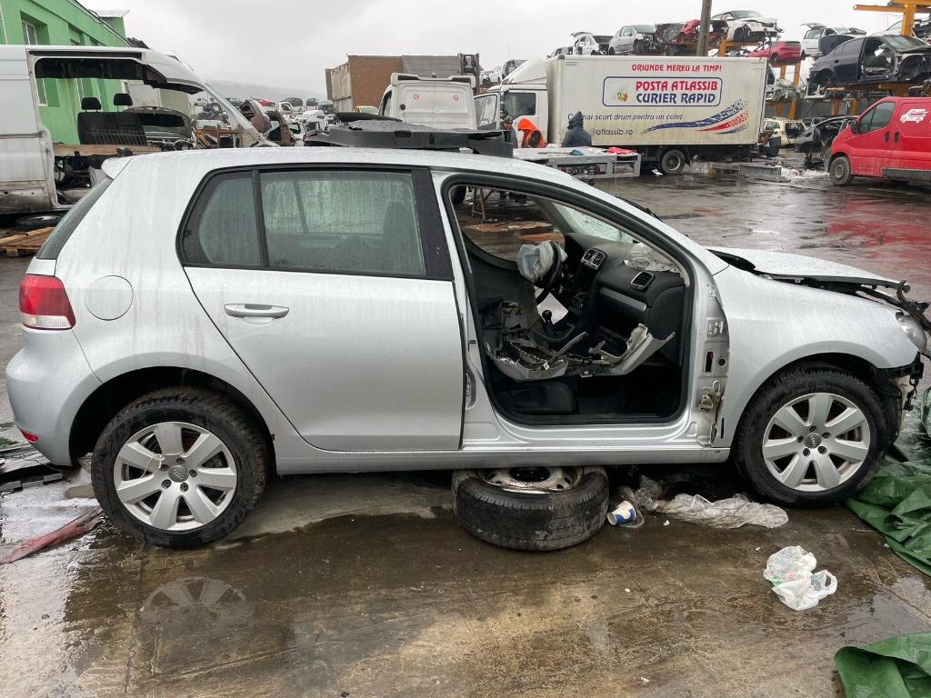 Oglinda stanga completa Volkswagen Golf 