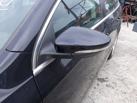 Oglinda stanga pentru VW Passat B7 combi, an 2012
