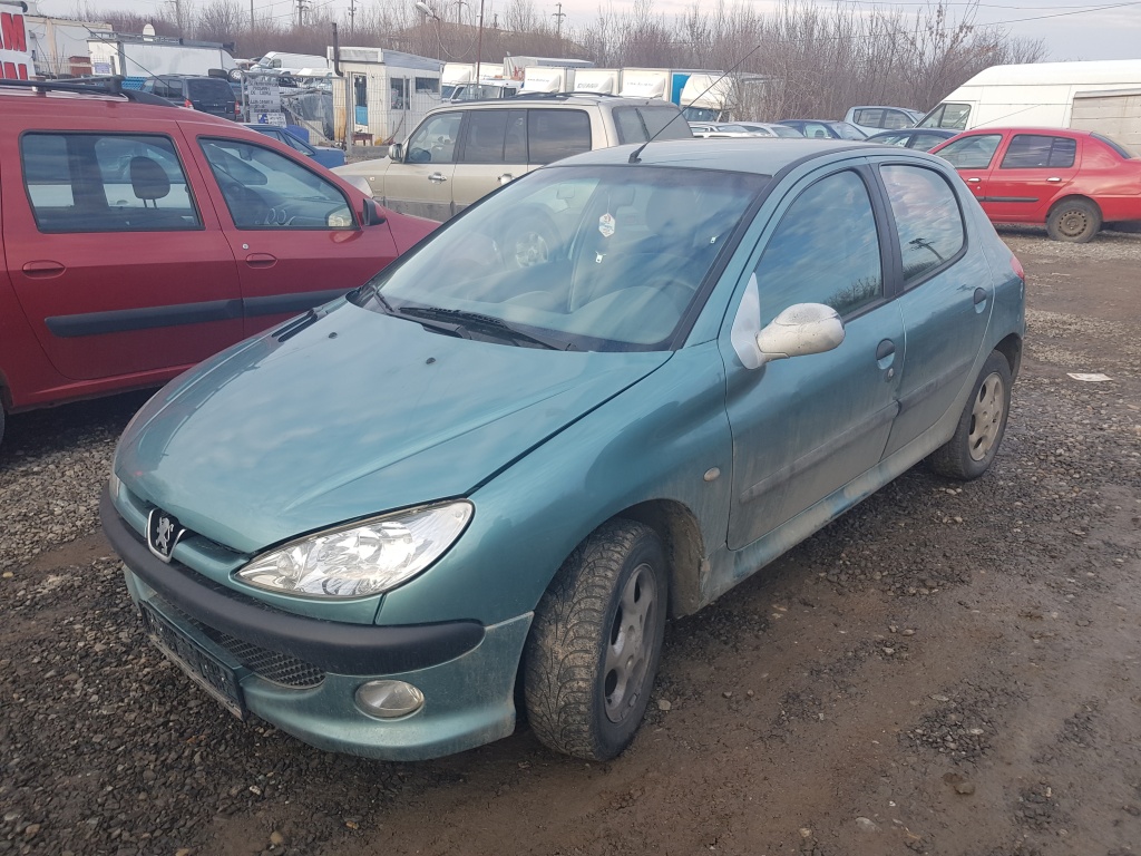 Oglinda stanga Peugeot 206 2001