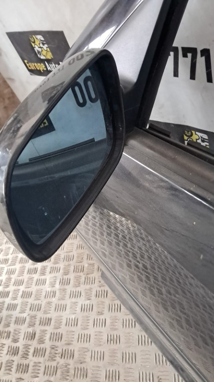 Oglinda usa stanga fata Golf 4 Variant 1.9 TDI 96 KW 131 CP , transmisie manuala 6+1 an 2004