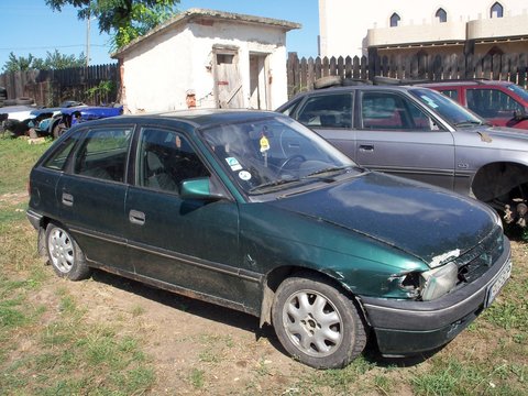 Opel Astra F Verde 1.6B 1994 pentru dezmembrat