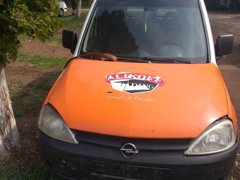 Opel combo 1.3 cdti oglinda