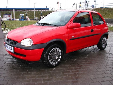 Opel Corsa B, rosu, an 1996, 33 kw, motor 1.2 Benzina
