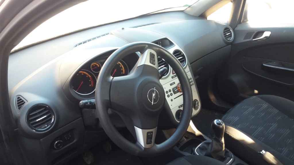 OPEL CORSA C 1.2B DIN 2011