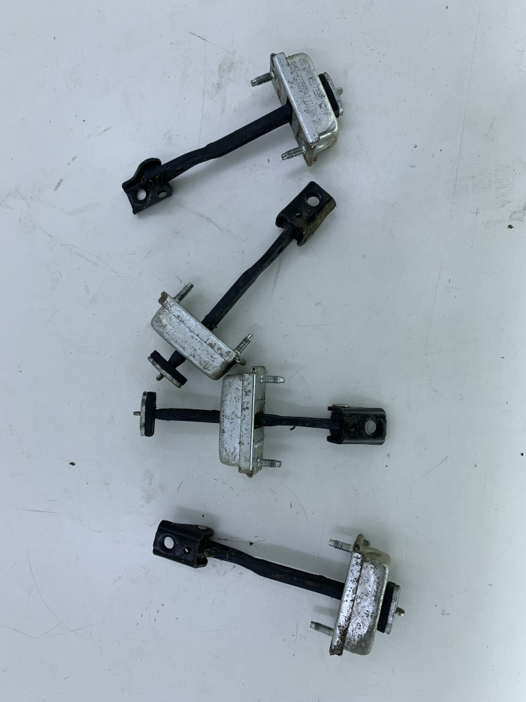 OPRITOR USA FATA Ford FOCUS 2 G8DD E5 2008-2012 DezP: 30967