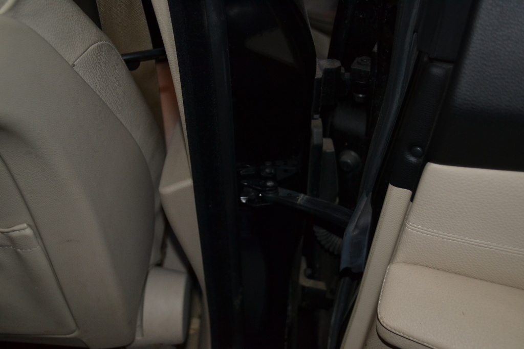 OPRITOR USA SPATE DREAPTA BMW 520 D E60 E61 177 CP LCI 2008