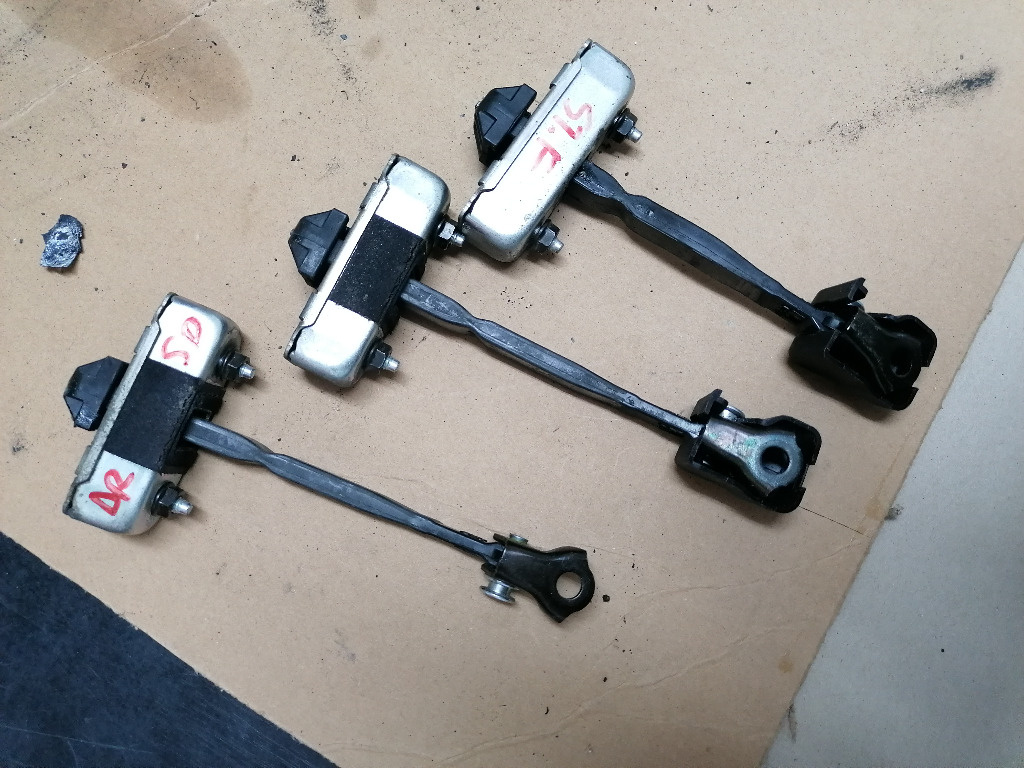 OPRITOR USA STANGA SAU DREAPTA FATA SAU SPATE LEXUS GS 2006 - 2011