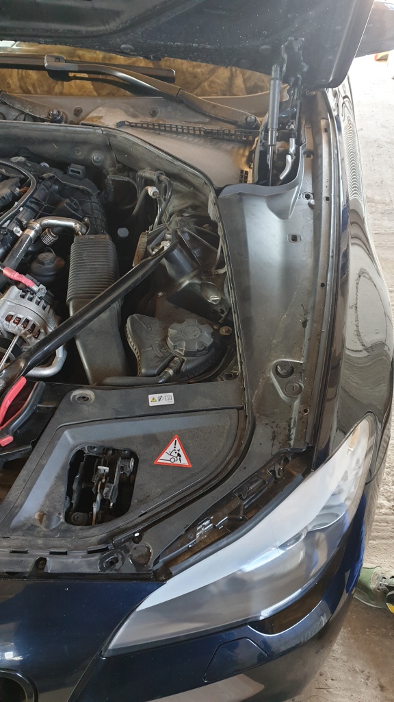 Ornament aripa interior stanga bmw F10