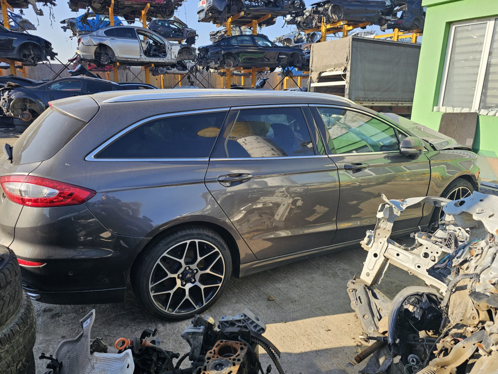 Ornament bord Ds73f045m97 Ford Mondeo MK