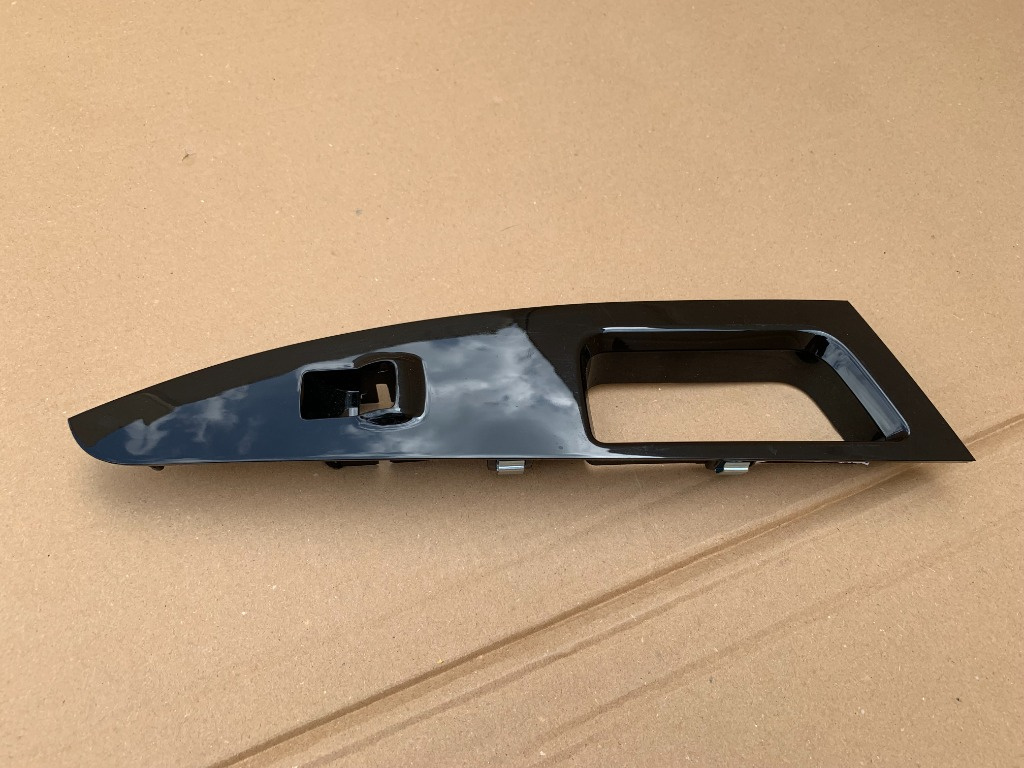 Ornament buton geam stanga spate Ford Mondeo 5 2018 DS7314A567