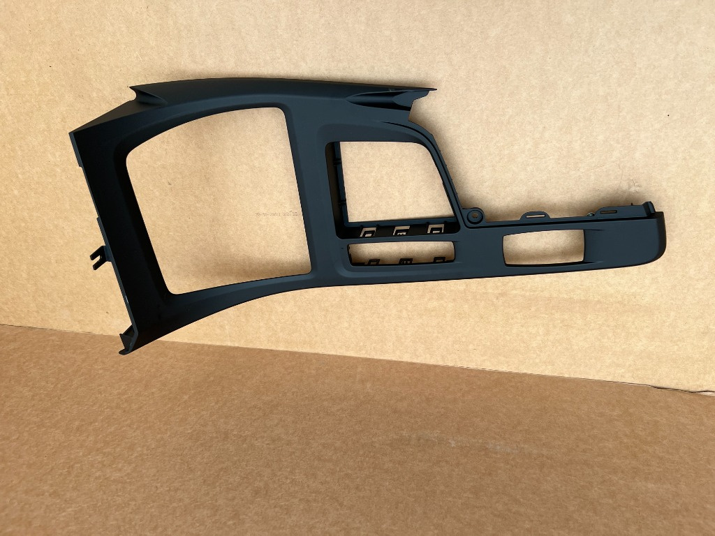 Ornament consola BMW X1 F48 din 2017 la 