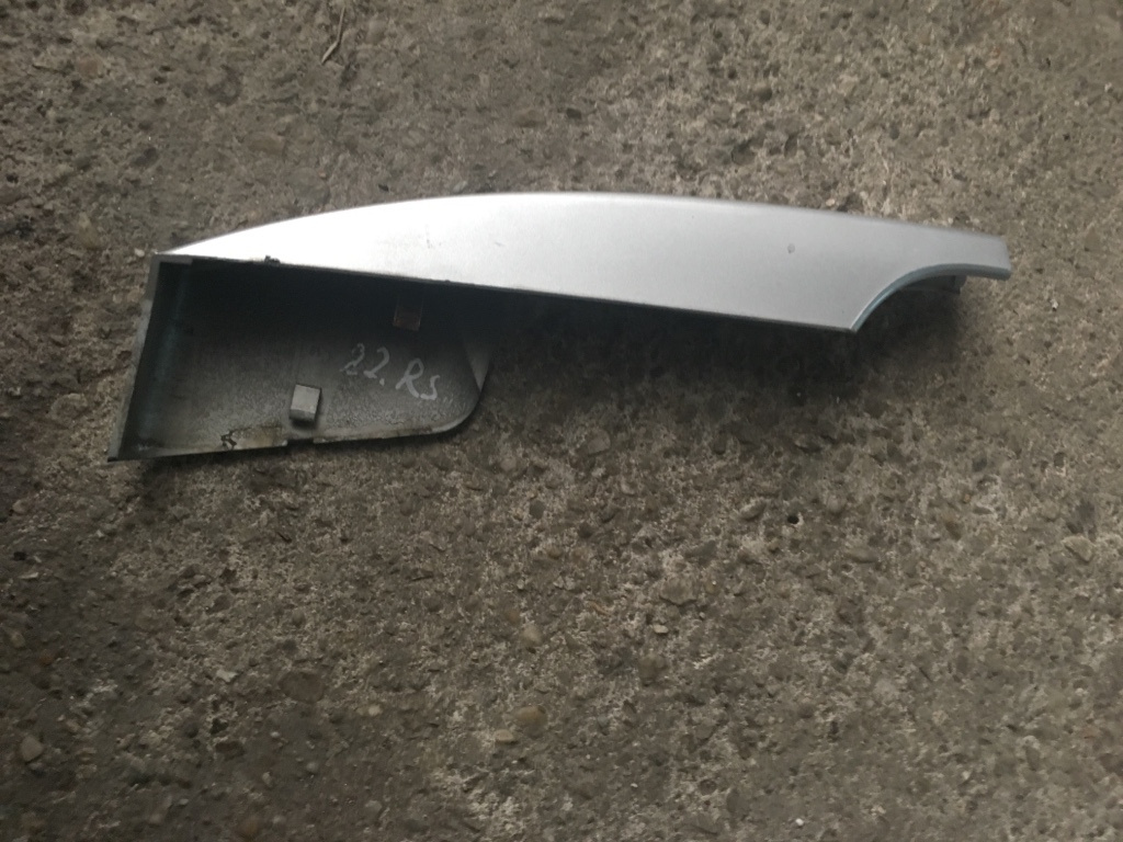Ornament dreapta spate bara plafon Kia Ceed [facelift] [2010 - 2012] SW wagon 1.6 CRDi AT (116 hp)