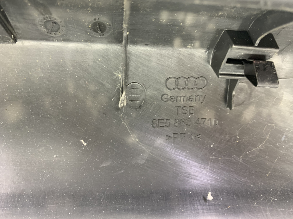 ORNAMENT FUSTA SPATE Audi A4 B7 BGB / BW