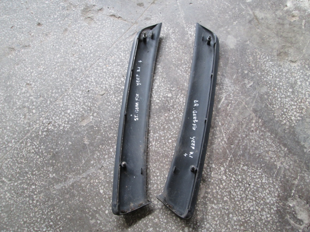 Ornament geam fix stanga /dreapta Jeep G