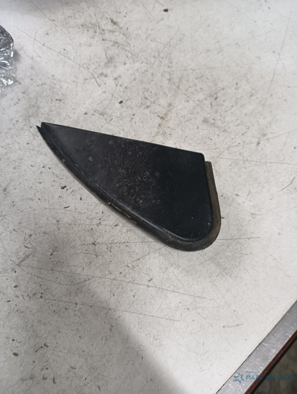 Ornament geam TOYOTA COROLLA 1.3 i 2015 OEM 104091a1