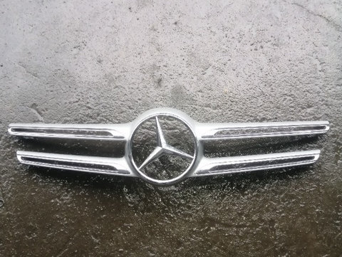 Ornament grila centrala Mercedes GLE W292 din 2015 pana in 2018 cod a1668880323