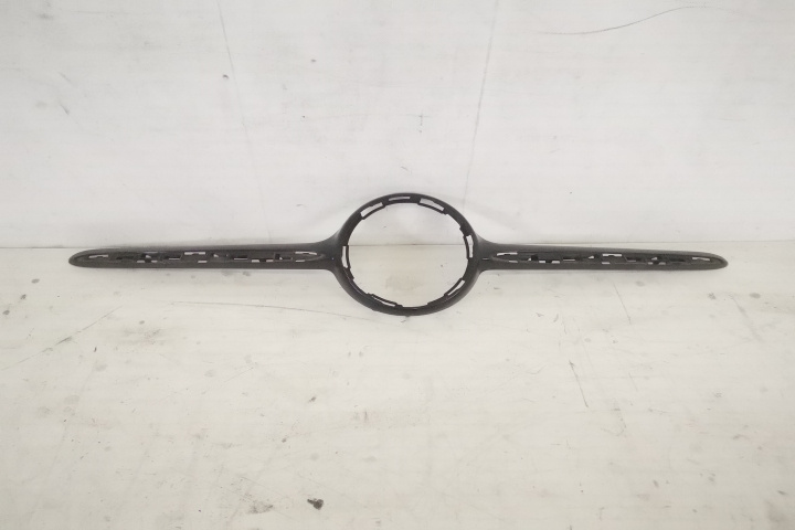 Ornament Grila Centrala Original In Stare Buna Mercedes-Benz A-Class W177/V177 2018 2019 2020 2021 2022 Mercedes-Benz A-Class W177/V177 2018 2019 2020 2021 2022