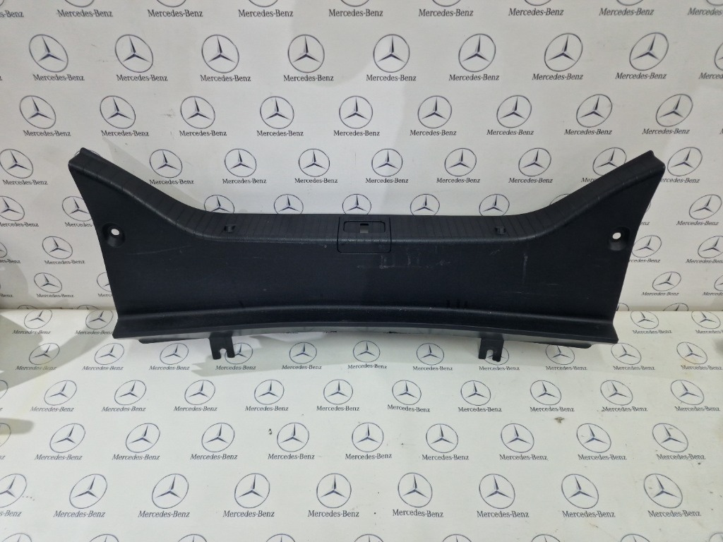Ornament incuietoare portbagaj Mercedes Cls350 W21