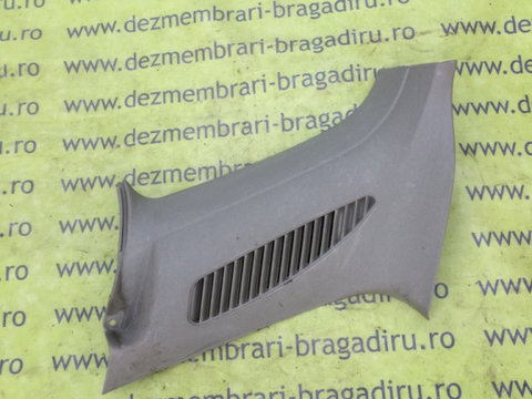 Ornament interior stalp dreapta spate Ford Focus [1998 - 2004] wagon 5-usi 1.8 MT (116 hp) (DAW DBW) (DNW-EYDF1) 16V - EYDF