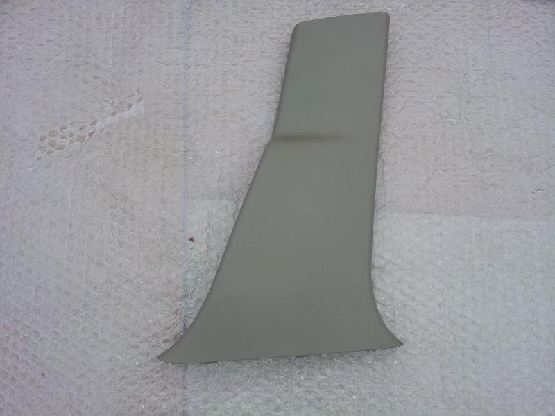 Ornament plastic protectie stalp partea dreapta mijloc Renault Megane 2 anul de productie 2002-2005 bej