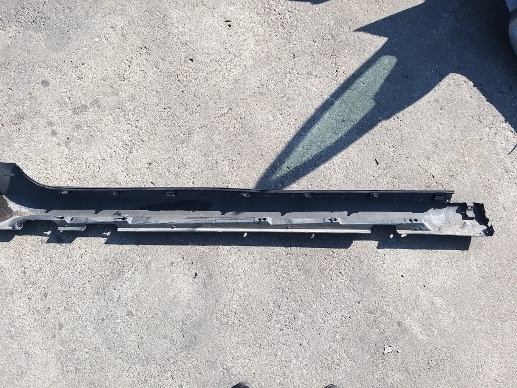 Ornament Prag Stanga la Volvo S60 2.4 din 2005