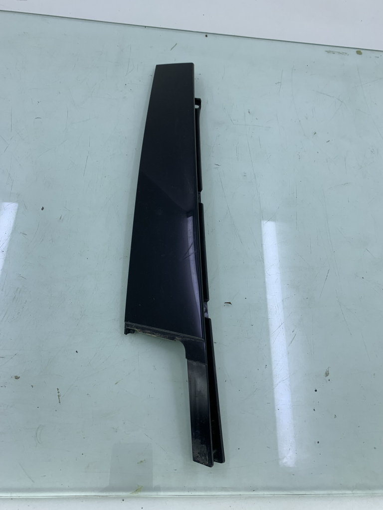 Ornament stalp dreapta Skoda KAMIQ 657837902 DezP: