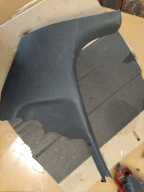 Ornament stanga Audi A3 8P cod produs: 8P0867271B 8P0 867 271 B