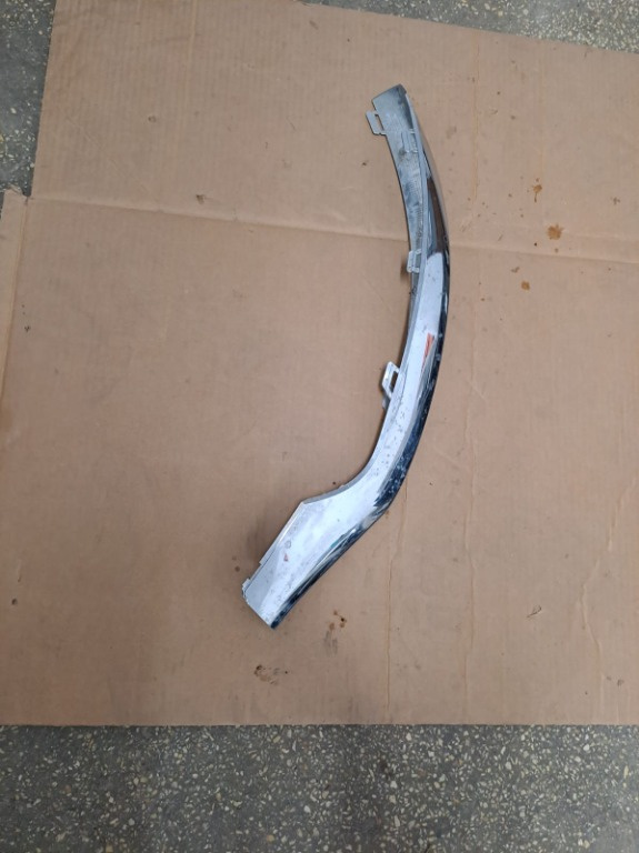 Ornament stanga crom bara fata Mercedes 