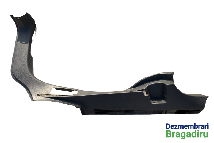Ornament suport dreapta rulou portbagaj Cod: 3AF867428 Volkswagen VW Passat B7 [2010 - 2015] Variant wagon 5-usi 1.6 MT (105 hp) CULOARE - LK7X